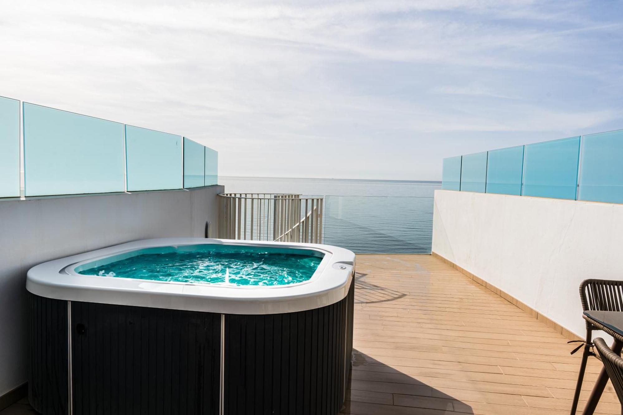 Panoramic Seaview Penthouse The Wave Apartament